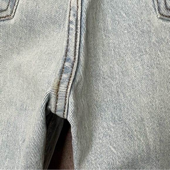 Levi’s Distressed Taper Leg Denim Jeans-Women’s 28x28-Light Blue-Casual-Button - Picture 8 of 12